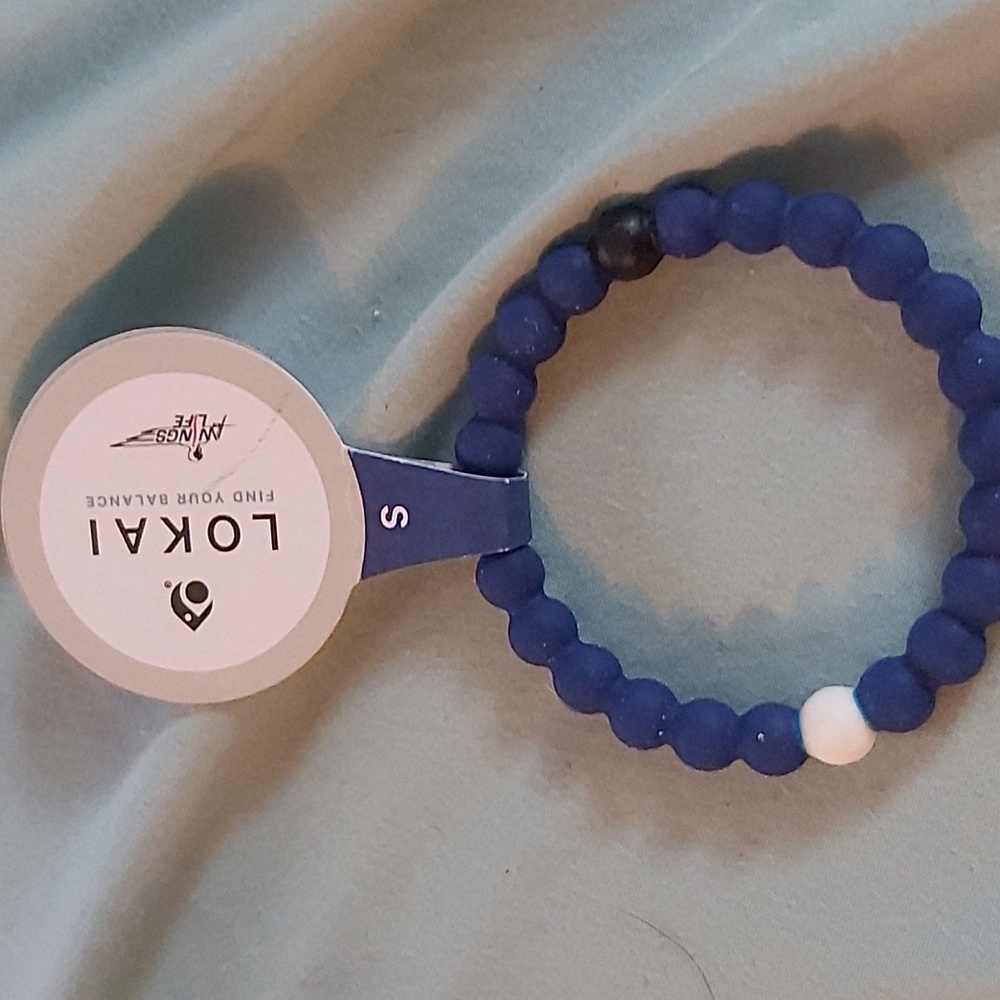 Nwt size small unisex wings for life lokai bracelet